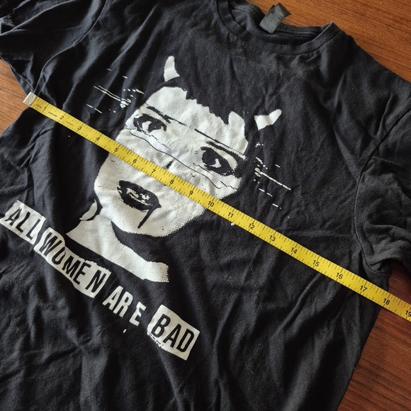 Gildan Black Graphic Tee with Retro Rockabilly Design Medium - Picture 5 of 6